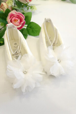 Ballerine neonata bianca con fiori e tulle Petit